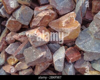 Farbige Kiessteine Hintergrund für die Bauindustrie Stockfoto