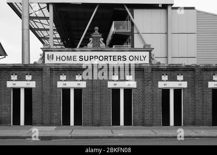 1900s Victorian Architecture Old Football Stadium Fulham FC Johnny Haynes Stand Craven Cottage Stevenage Rd, Fulham, London SW6 6HH Archibald Leitch Stockfoto