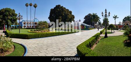 Plaza Mayor der kleinen Stadt Santa Maria del Tule. Stockfoto