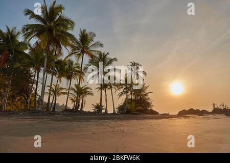 Sandstrand Strand Sonnenuntergang Landschaft Stockfoto