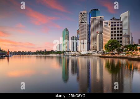 Brisbane. Stadtbild der Skyline von Brisbane bei Sonnenaufgang in Australien. Stockfoto