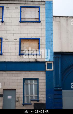 Tanzhalle Musuc Veranstaltungsort Glasierte Fliesen Art Deco Fassade Blau Creme Hammersmith Palais de Danse 242 Shepherd's Bush Road London W6 7NL Bertie Crewe Stockfoto