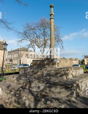 Das mittelalterliche Marktkreuz am Market Place, Masham, North Yorkshire Stockfoto