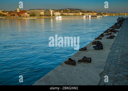 Schuhe an der Donaubank Holocaust-Mahnmal, Budapest, Mittelungarn, Ungarn Stockfoto