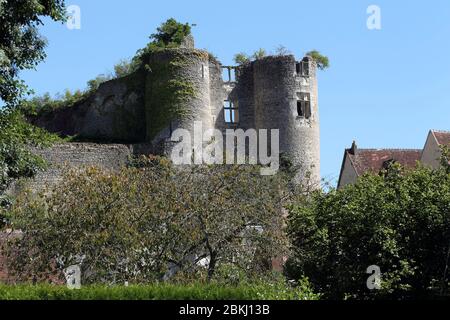 Frankreich, Indre et Loire, Loire-Tal Montrésor, das von der UNESCO zum Weltkulturerbe erklärt wurde, ist die schönste Ortschaft Frankreichs, Château de Montrésor, der älteste Teil aus dem 14. Jahrhundert Stockfoto