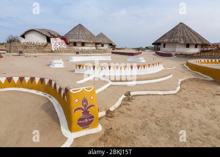 Indien, Gujarat Staat, Kutch Region, Hodka Dorf, in der Nähe von Bhuj, Luxus und umweltfreundliche Unterkunft in der Wüste Stockfoto