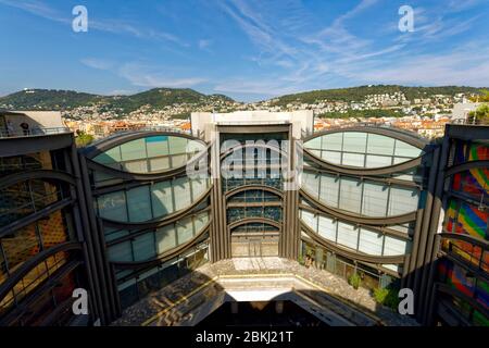 Frankreich, Alpes-Maritimes, Nizza, Altstadt, Museum für Moderne und Zeitgenössische Kunst (MAMAC), Terrassen Stockfoto