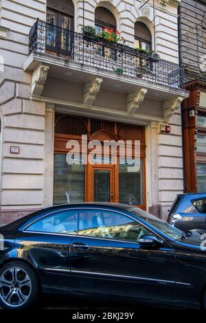 Innenstadt Budapest (Pest)- Reflektionen in Autofenstern, Budapest, Zentralungarn, Ungarn Stockfoto