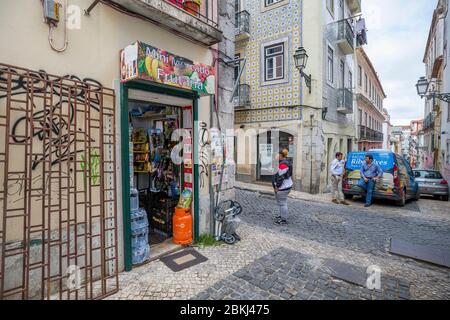 Portugal, Lissabon, Bairro Alto, Nachbarschaft Lebensmittelgeschäft Stockfoto