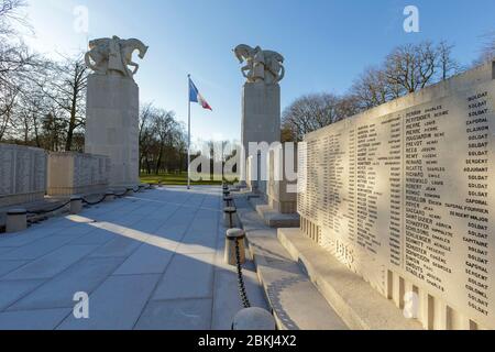 Frankreich, Meurthe et Moselle, Luneville, Denkmal des Ersten Weltkriegs nach Plänen der Architekten Andre Guitton und G. Grange, nach Plänen von Claude Grange erbaut von Henri Masson im Schlosspark, der von dem Architekten Germain Boffrand für den Herzog Leopold der erste zwischen 1703 und 1720 erbaut wurde Stockfoto