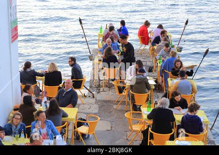 Portugal, Lissabon, Almada, traditionelles portugiesisches Restaurant Ponto Final on the Tejo Stockfoto