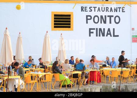 Portugal, Lissabon, Almada, traditionelles portugiesisches Restaurant Ponto Final on the Tejo Stockfoto