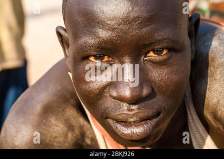 Sudan, Süd-Kordofan, Nuba Hills, Kau, Nuba Ringer aus Fungor konzentriert vor einem Kampf Stockfoto