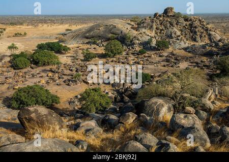 Sudan, Süd-Kordofan, Nuba Hills, Nyaro, Nuba Dorf inmitten von Sandsteinfelsen Stockfoto