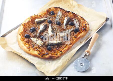 pissaladière Sardinen Stockfoto