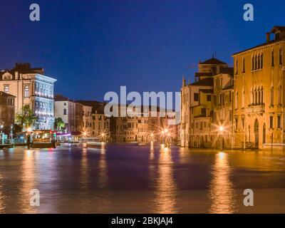 Italien, Venetien, Venedig, Liste als Weltkulturerbe der UNESCO, großer Kanal bei Nacht Stockfoto