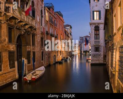 Italien, Venetien, Venedig, Listen als Weltkulturerbe von UNESCO, Castello, Kanäle bei Nacht Stockfoto