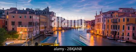 Italien, Venetien, Venedig, Liste als Weltkulturerbe der UNESCO, großer Kanal bei Nacht Stockfoto