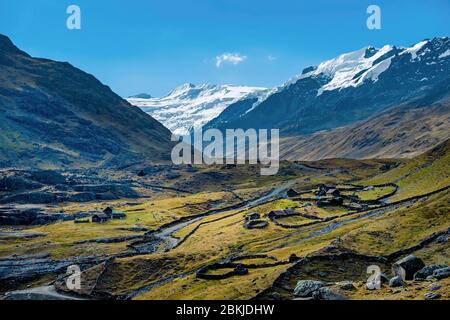 Peru, Cusco, Cordillera de Sinakara, Mahuayani, Q'ero indigene Gemeinschaft, Quiko Clan, entfernter Anbau oder Weiler Stockfoto