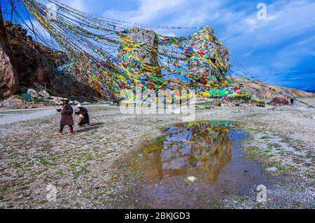 China, Zentraltibet, Ü Tsang, Nagchu, Namtso See, wichtiger buddhistischer Wallfahrtsort, Kora und Tashido Felsen Stockfoto