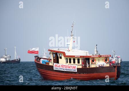 Sportfischereiboote protestieren in Gdynia, Polen. 30. April 2020 © Wojciech Strozyk / Alamy Stock Photo Stockfoto