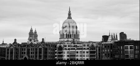 St. Pauls in Monochrom Stockfoto