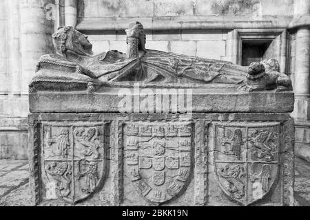 Sarkophag in der Kathedrale von SE, Alfama, Lissabon, Portugal, Europa Stockfoto