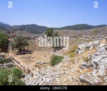 Amphitheater in den antiken Ruinen von Kaunos, Dalyan, Provinz Mugla, Republik Türkiye Stockfoto