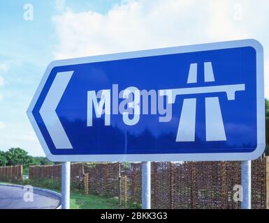 M3 Autobahneingangsschild, Hampshire, England, Großbritannien Stockfoto