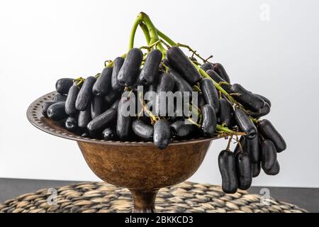 Süße Saphire Trauben in Kalifornien angebaut sind eine neue spannende Sorte, die knackig ist und hat eine einzigartige lange Form wie ein Finger. Stockfoto