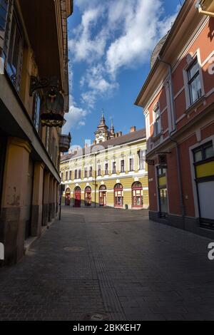 Eger, Ungarn - 04 25 2020: Leere Straße in Eger, Ungarn Stockfoto