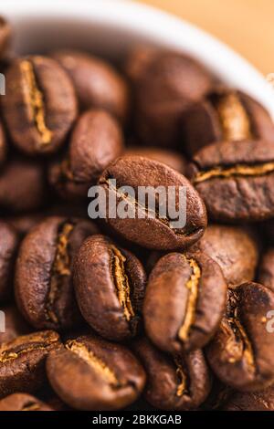 Ein Haufen Kaffeebohnen aus nächster Nähe Stockfoto