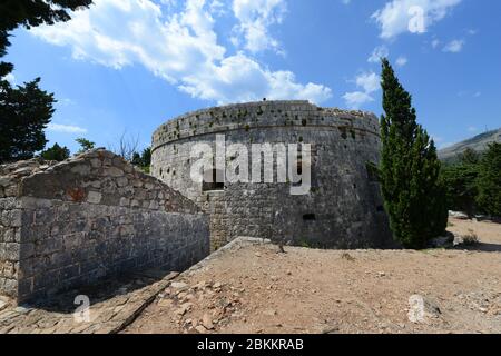 Die Fort Royal Ruins ist der höchste Punkt auf Lokrum Insel. Stockfoto