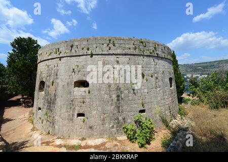 Die Fort Royal Ruins ist der höchste Punkt auf Lokrum Insel. Stockfoto