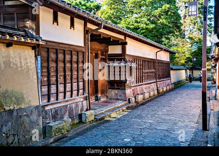 Straßen im historischen Samurai-Viertel von Nagamachi, Kanazawa, Japan. Stockfoto