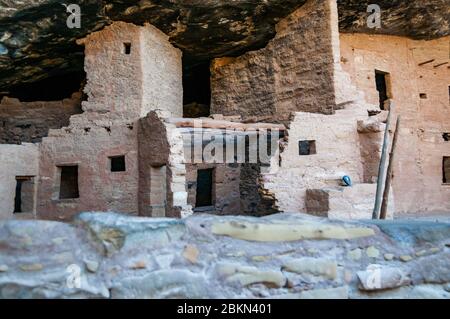 Zimmer im Spruce Tree House, Mesa Verde National Park, Colorado, USA. Stockfoto