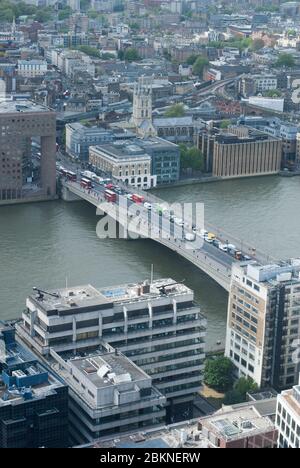 London Bridge Beton River Thames London Grind Southwark Cathedral St. Magnus House Luftaufnahme der Gebäude Architektur London Skyline Holford Stockfoto