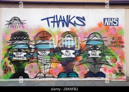 Dank NHS Wandbild von Street Artist Nathan Bowen Stockfoto