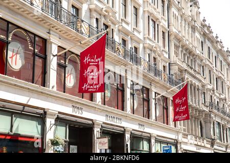 Hamleys Geschäft in London Stockfoto