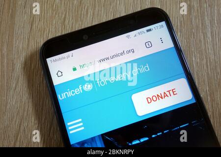 Die Website des Internationalen Kinderhilfswerks der Vereinten Nationen (UNICEF) wird auf dem Smartphone angezeigt Stockfoto