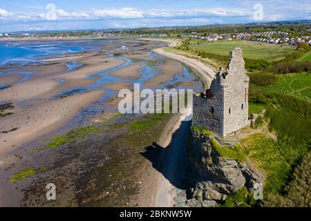 Luftaufnahme von Greenan Castle 16. Jahrhundert Ruinenhaus südlich von Ayr, Süd Ayrshire, Schottland, Großbritannien Stockfoto