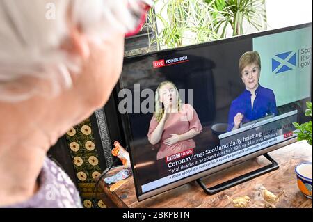 Nicola Sturgeon, erste Ministerin Schottlands, gab täglich eine Unterweisung über die schottische Politik in Bezug auf Coronavirus. Stockfoto