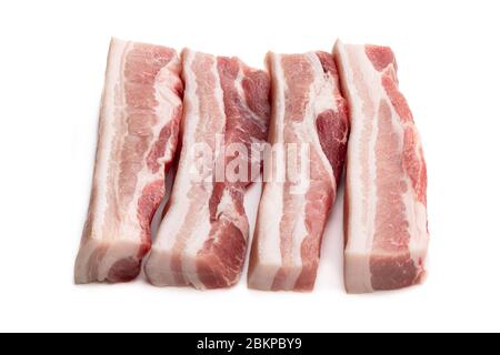 Bauchschweinscheiben isoliert auf weißem Hintergrund Stockfoto