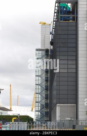 Thomson Reuters Data Center Blackwall Yard, 1 Paul Julius Close, London von Rogers Stirk Harbour & Partners Bovis 80s High-Tech Architecture Stockfoto