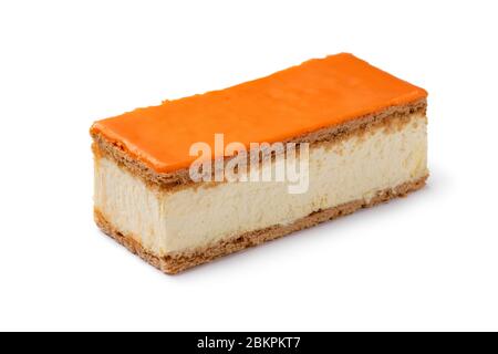 Single traditionelle holländische orange Tompouce Gebäck für Könige Tag isoliert auf dem Hintergrund Stockfoto