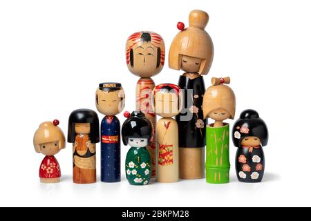 Sammlung von traditionellen japanischen Kokeshi-Puppen aus Holz Stockfoto