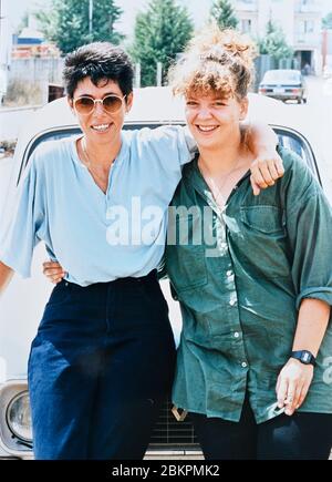 Bosnien 1993 bei Mostar im Balkankrieg - der Engel von Mostar Sally Becker (links) Foto von Simon Dack Stockfoto