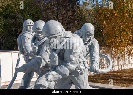 Denkmal für diejenigen, die die Welt in der Tschernobyl-Ausschlusszone, Ukraine gerettet Stockfoto