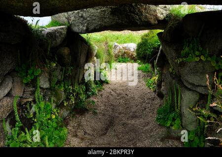 Innisidgen Lower Entrance Grave, auf St Mary's Isles of Scilly, spätneolithische Frühbronzezeit ca. 2500 v. Chr., Cornwall, Großbritannien Stockfoto