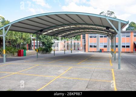 Sydney High School und überdachte Außenbereiche, um den Schülern Schutz vor Sonne und Regen zu bieten, Sydney, Australien Stockfoto